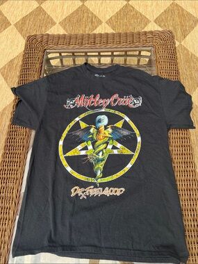Mötley Crüe Dr. Feelgood Black Graphic Short Sleeve Tee